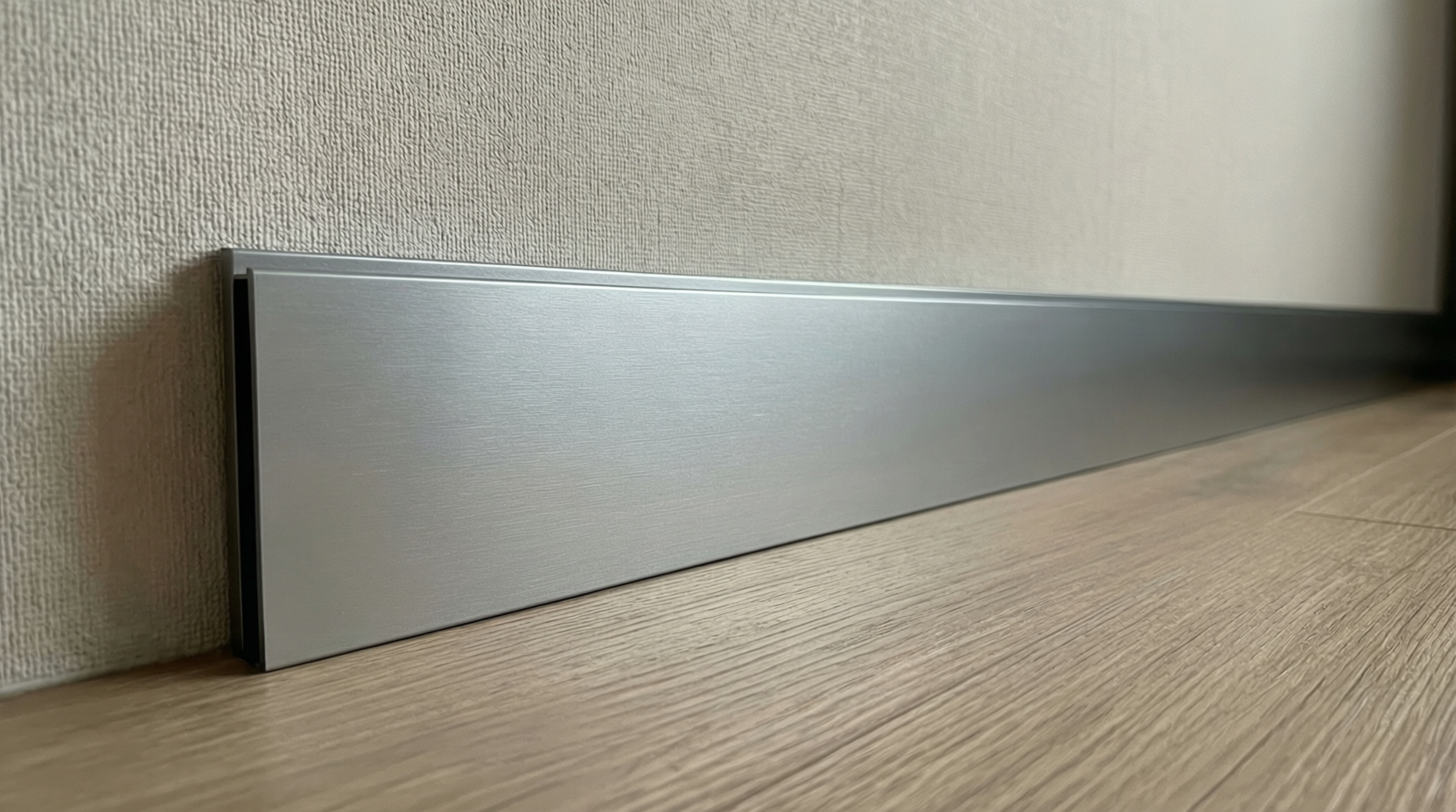 Плинтус скрытого монтажа